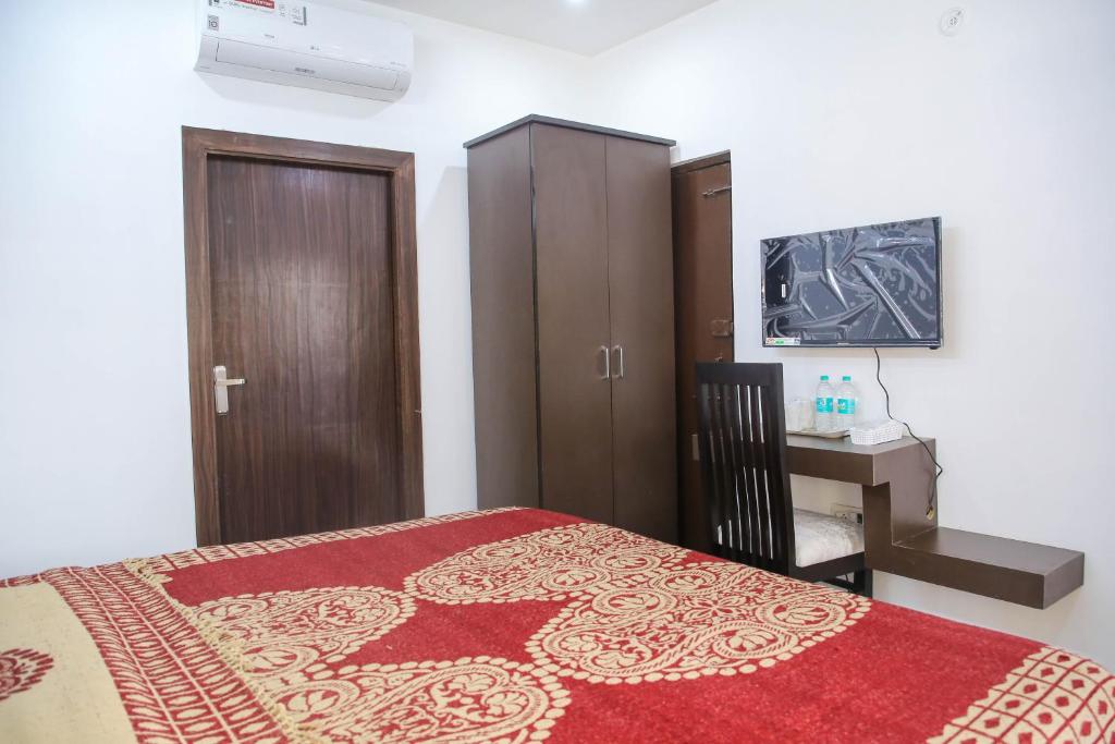 Aradhana's Home Stay - Deluxe Double Room