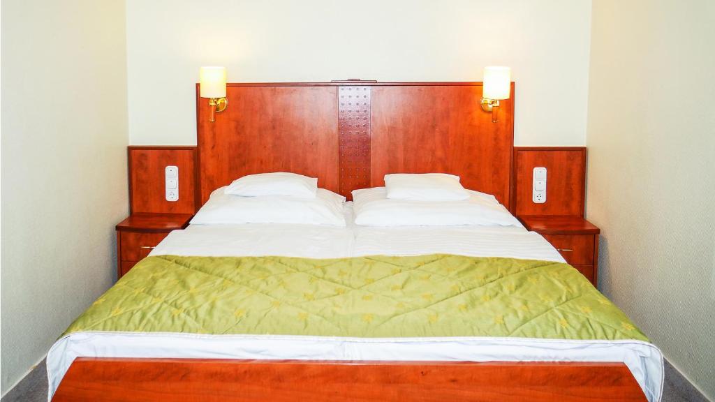 Hotel Silver - One-Bedroom Apartment With Balcony - Main Building