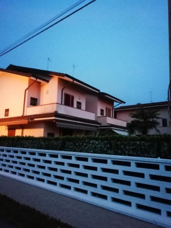 The building in which A villát is located