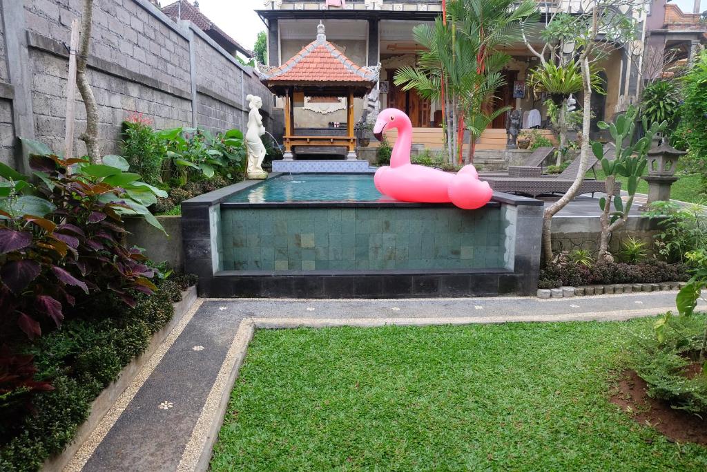 Κήπος έξω από το Ubud Sensasi Bungalow