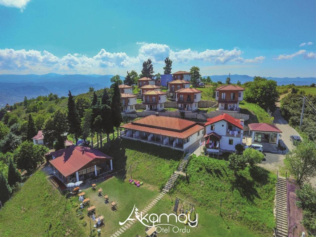 Et luftfoto af Akamoy Boztepe Hotel & restaurant