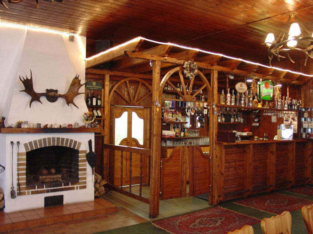 Lounge atau bar di Lovecký hotel Jívák