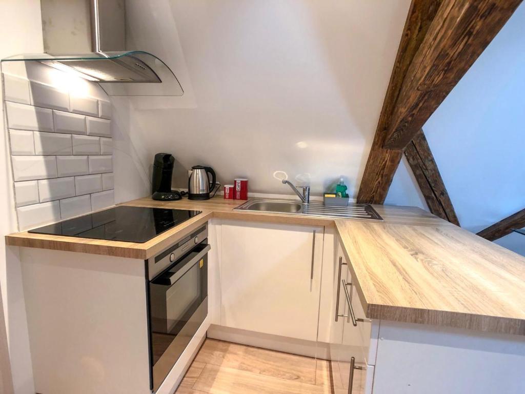 Beauty & The Beast - Old Town Cosy Apartments – photo 28