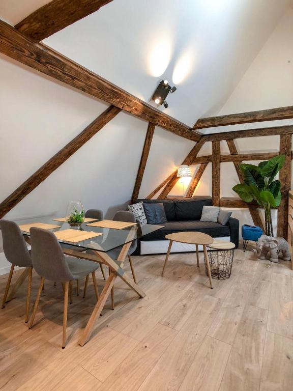 Beauty & The Beast - Old Town Cosy Apartments – photo 58