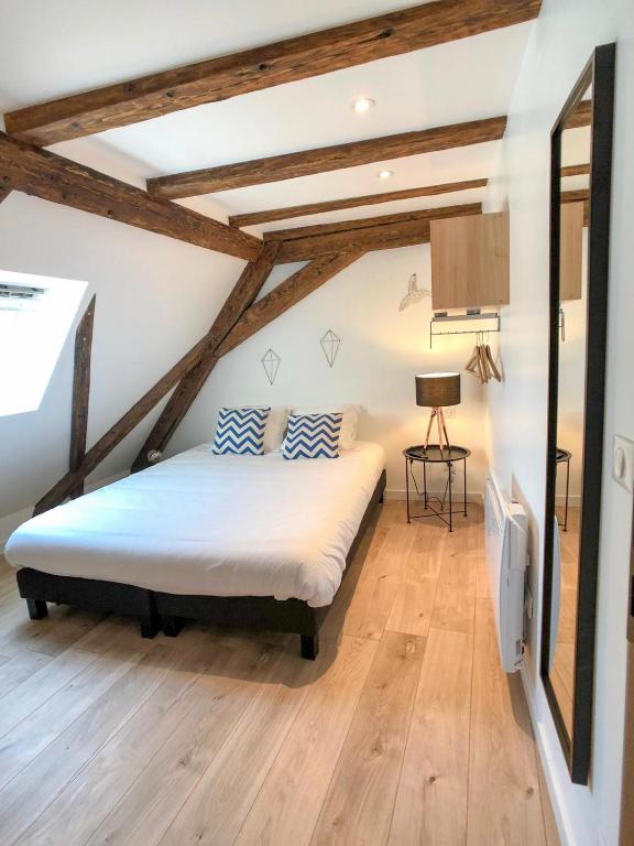 Beauty & The Beast - Old Town Cosy Apartments – photo 51