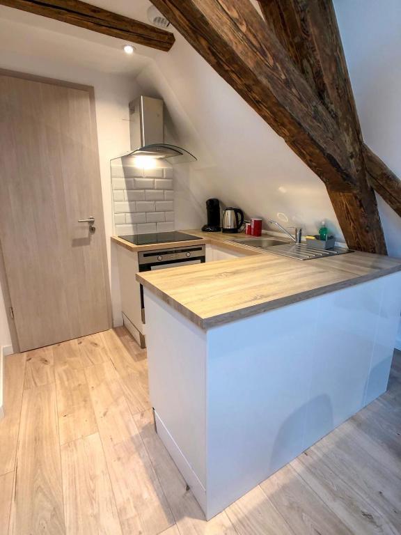 Beauty & The Beast - Old Town Cosy Apartments – photo 44