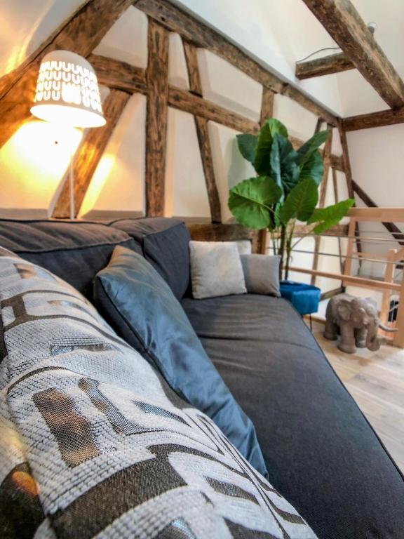 Beauty & The Beast - Old Town Cosy Apartments – photo 25