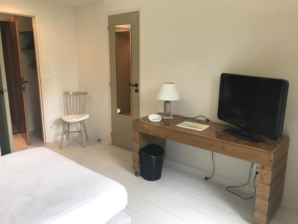 Le Vieux Logis de Clam - Tweepersoonskamer Met 2 Aparte Bedden En Terras