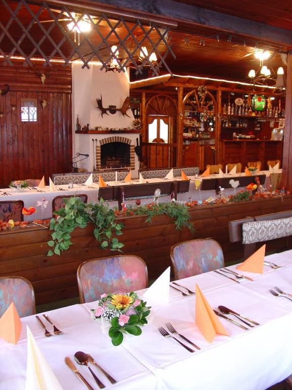 Restoran atau tempat lain untuk makan di Lovecký hotel Jívák