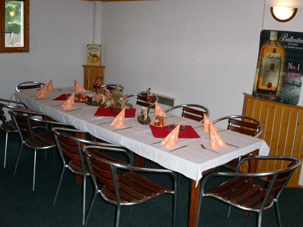 Restoran atau tempat lain untuk makan di Lovecký hotel Jívák