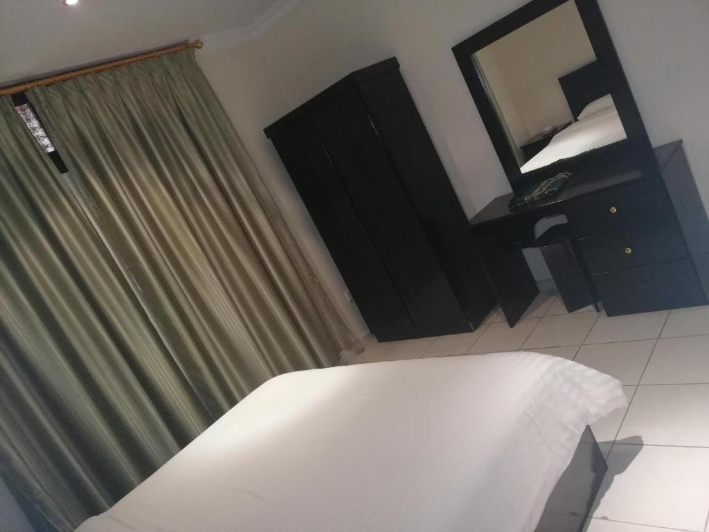 Al Aziziyah Hotel and suites - One-Bedroom Suite