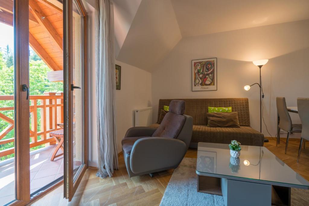 Część wypoczynkowa w obiekcie RentPlanet - Apartamenty Szrenica