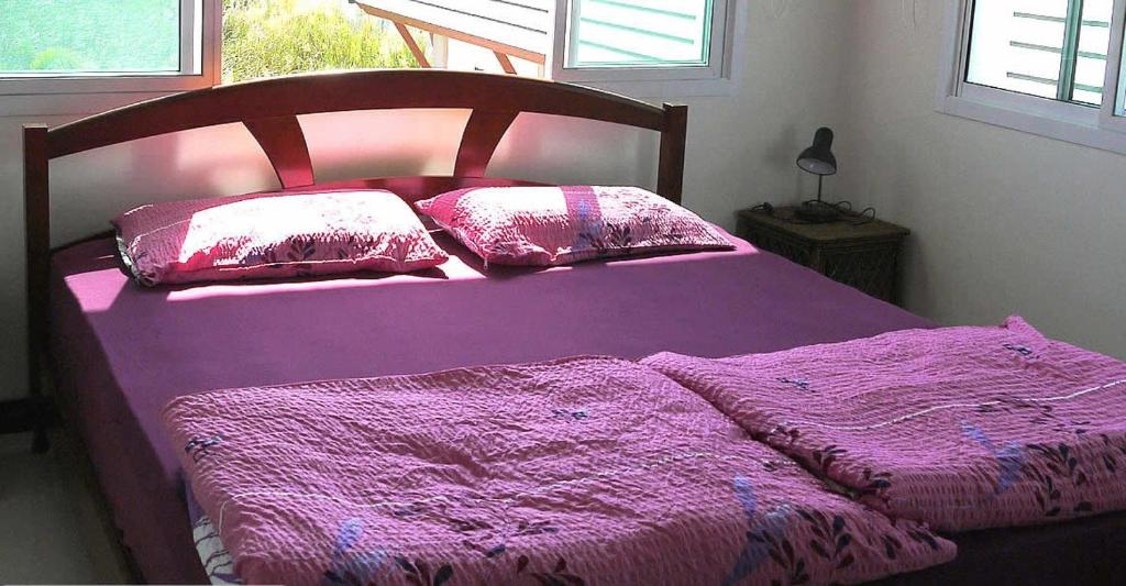 Postel nebo postele na pokoji v ubytování Chaam Pool Villa Baanusabai