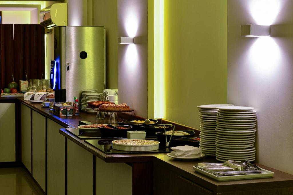 Comida no hotel ou em algum lugar perto