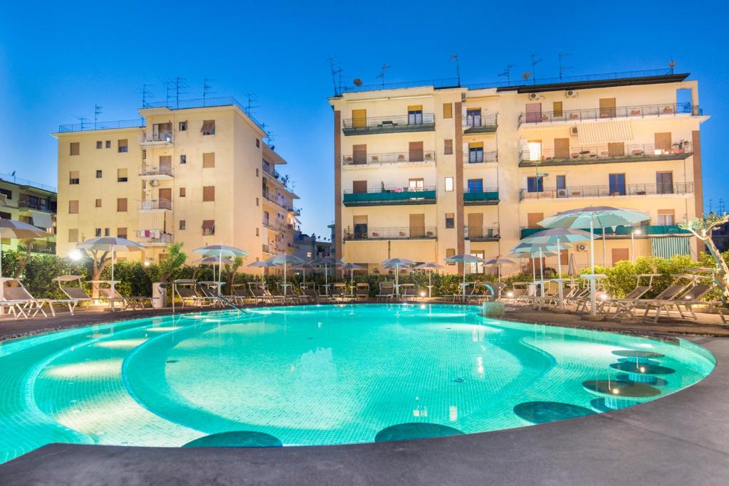 The swimming pool at or close to Hotel Leone