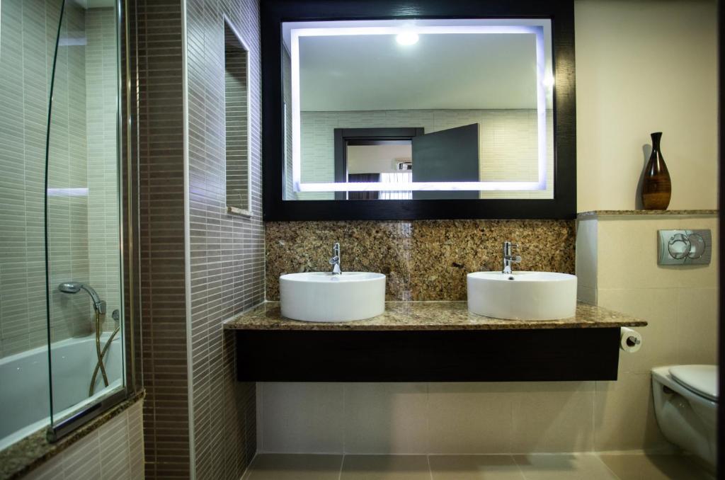 Koupelna v ubytování Mövenpick Hotel Ikoyi Lagos