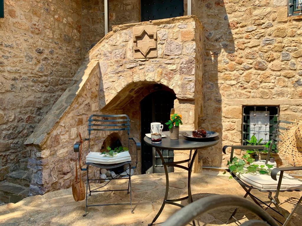 Patio alebo iná vonkajšia časť ubytovania Villa Vager Mani Hotel