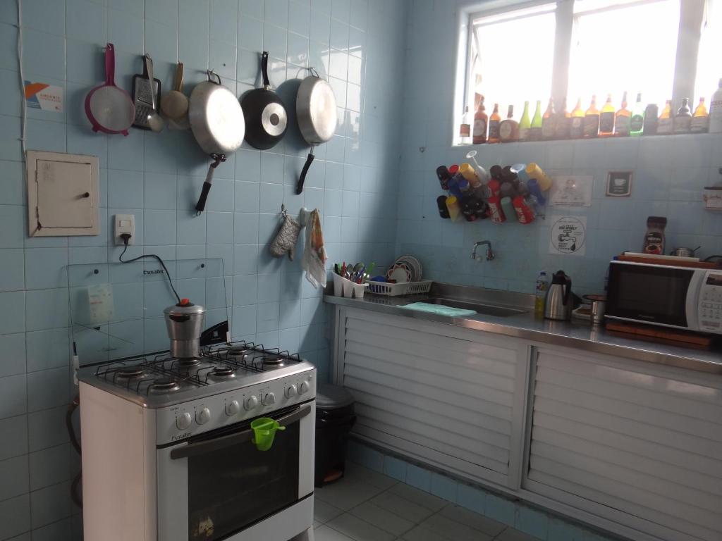 Kuchyň nebo kuchyňský kout v ubytování Hostel Casarão 65