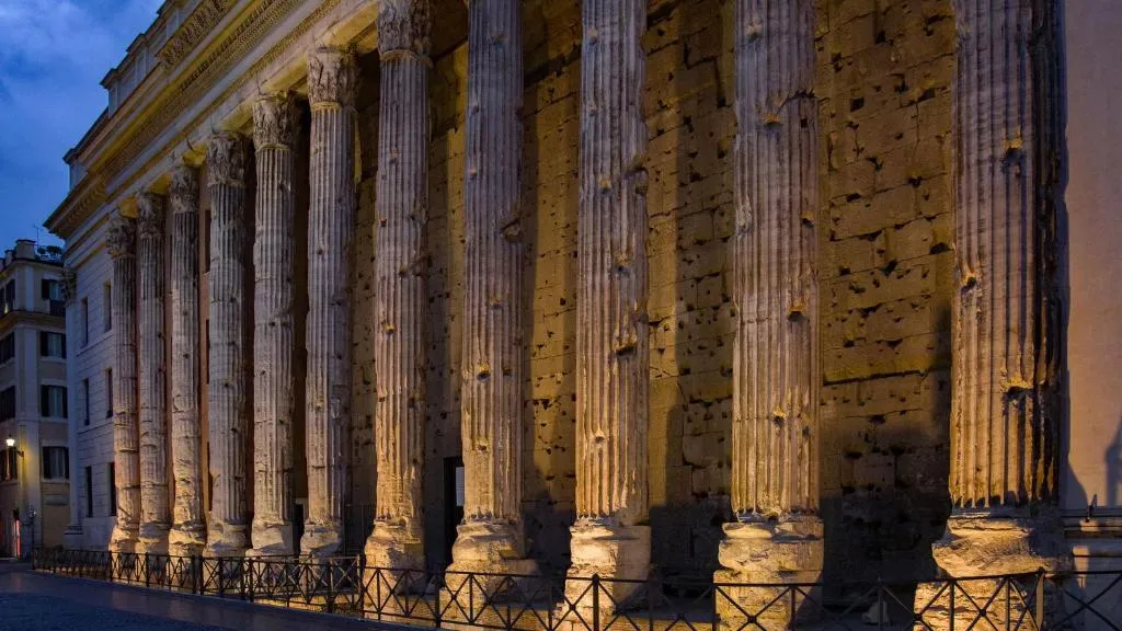 Casa Bella Adriano's Temple, Roma, Italy