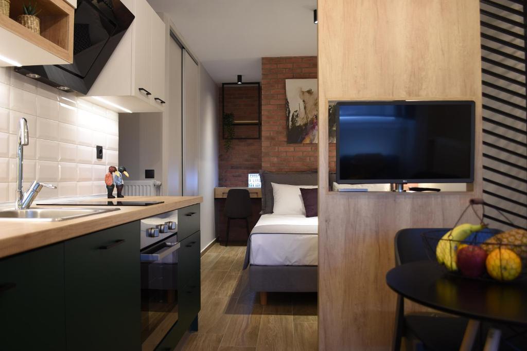 Q Luxury Rooms - One-Bedroom Apartment