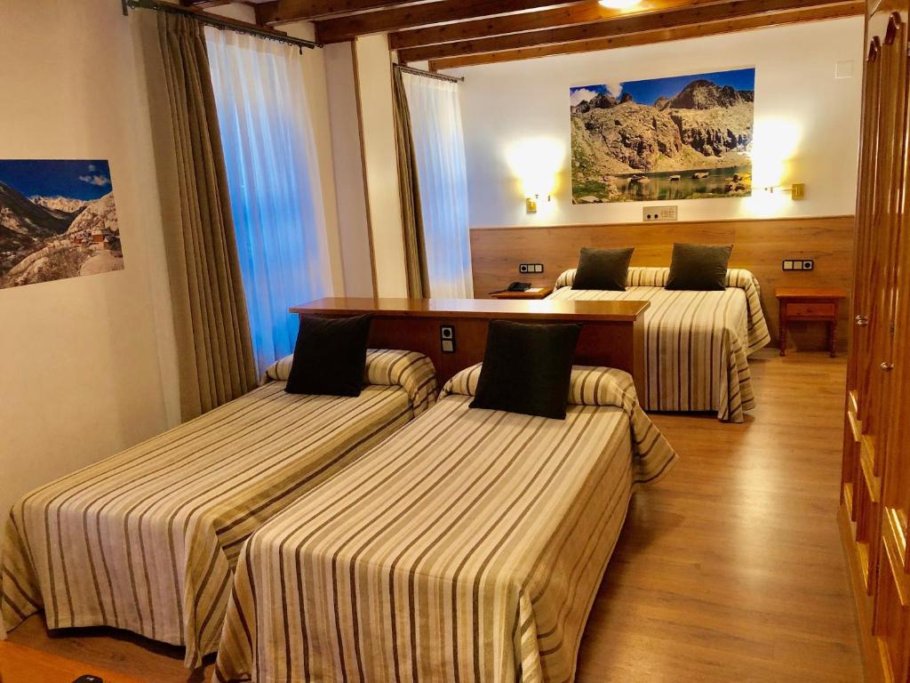 Fotografie z fotogalerie ubytování Hotel Lacreu v destinaci Salardú