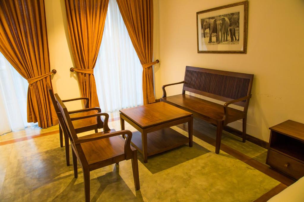 Ruang duduk di Refresh Hotel Hikkaduwa