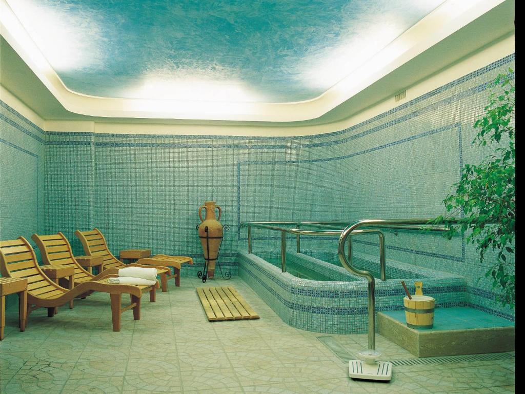Bazén v ubytování Hotel L'Approdo nebo v jeho okolí