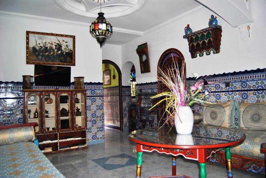 TV a/nebo společenská místnost v ubytování Hotel Casa Khaldi