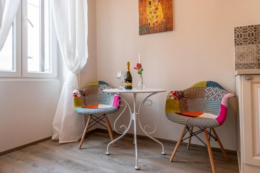 Część wypoczynkowa w obiekcie Old City Romantic Studios 3
