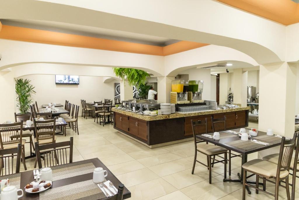 Restaurace v ubytování Howard Johnson by Wyndham Veracruz