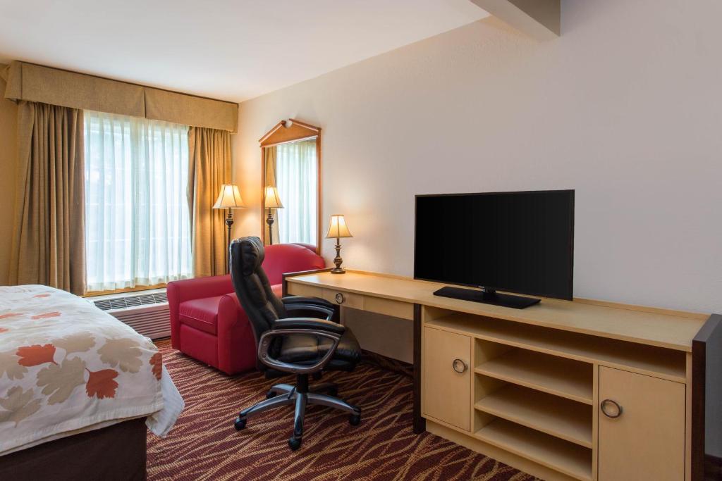 Hawthorn Suites by Wyndham Allentown-Fogelsville - Deluxe King Studio Suite - Non-Smoking