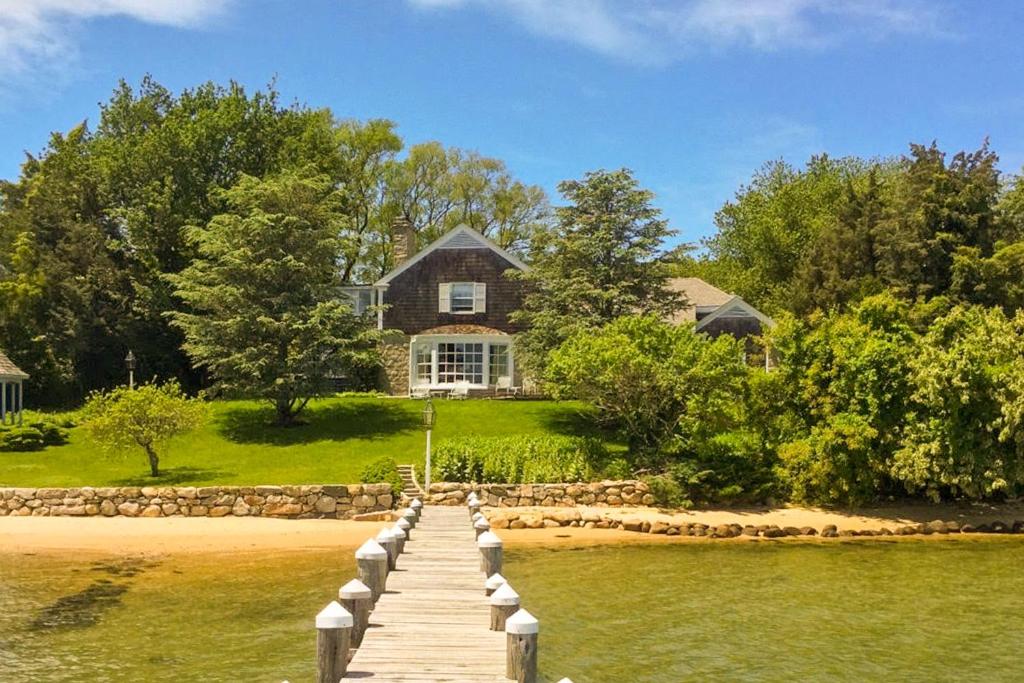 Lily Hill, Vineyard Haven (updated prices 2024)
