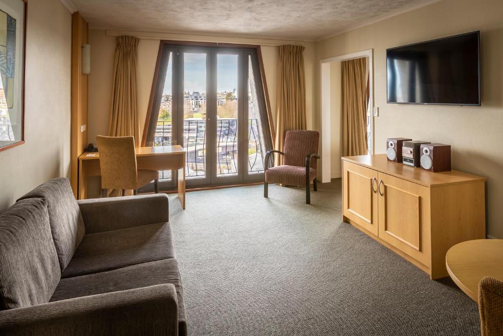 TV a/nebo společenská místnost v ubytování Copthorne Hotel Auckland City