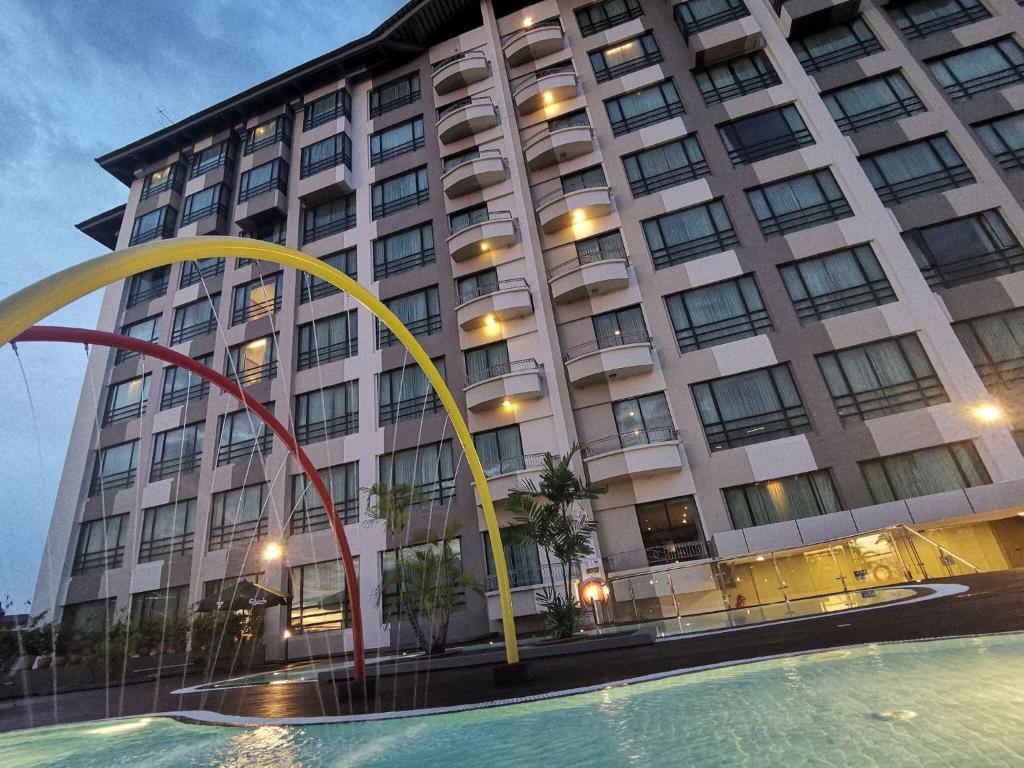 Bazén v ubytování Sabah Oriental Hotel nebo v jeho okolí
