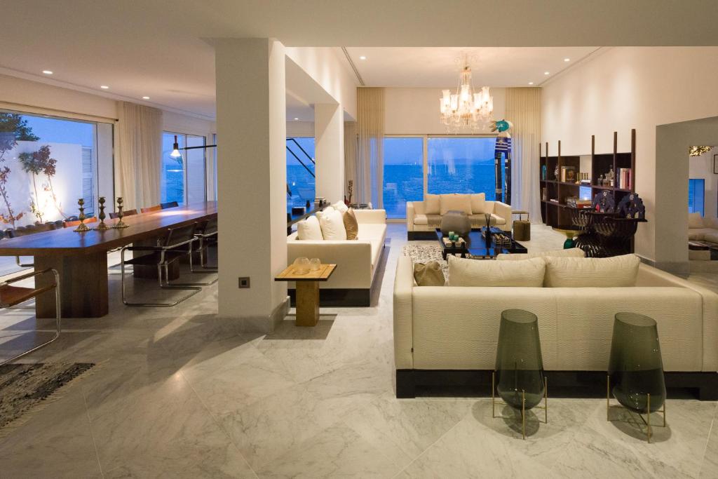 Istumisnurk majutusasutuses Maison Dedine- SmallLuxuryHotels -Adults Only