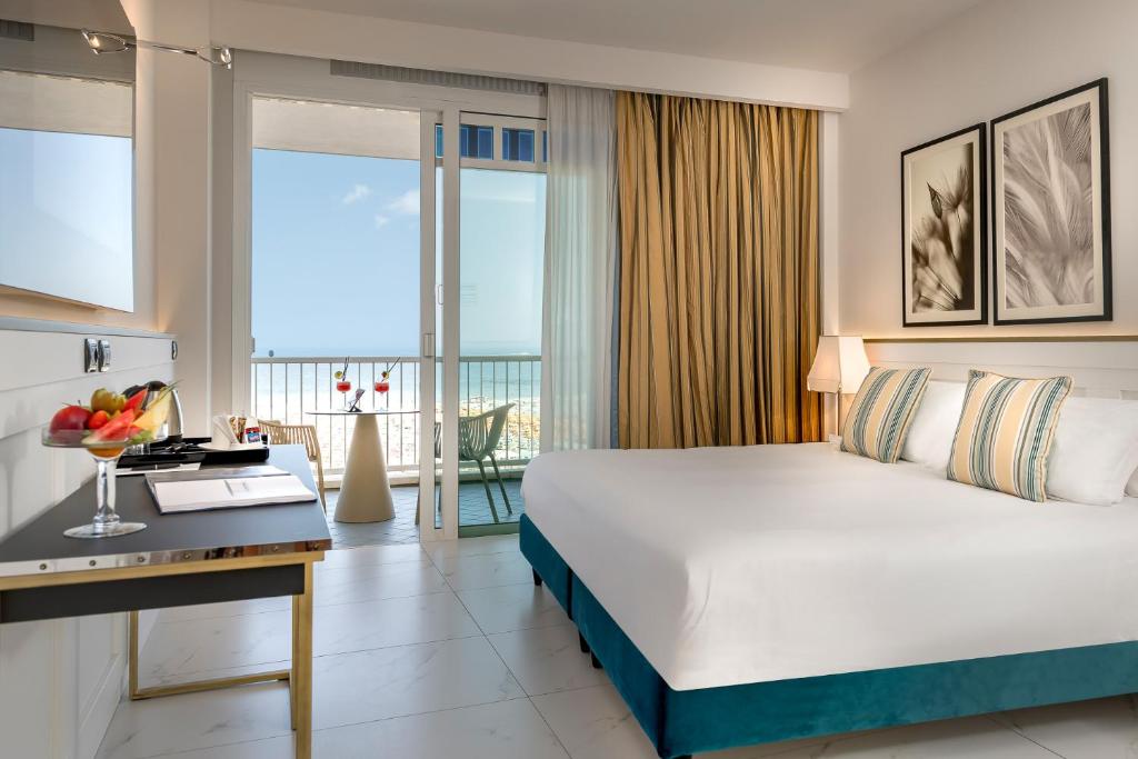 Savoia Hotel Rimini - Resim 6