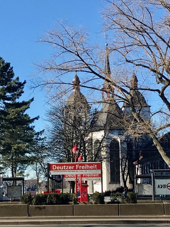 Liberty Hotel Cologne - Resim 8