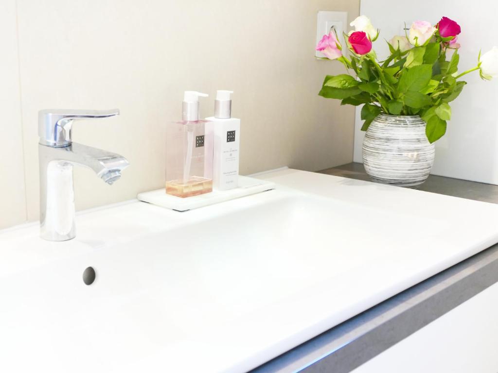 Großes Apartment im Zentrum von Dresden, 2 Schlafzimmer, 2 Bäder, Balkon - 1