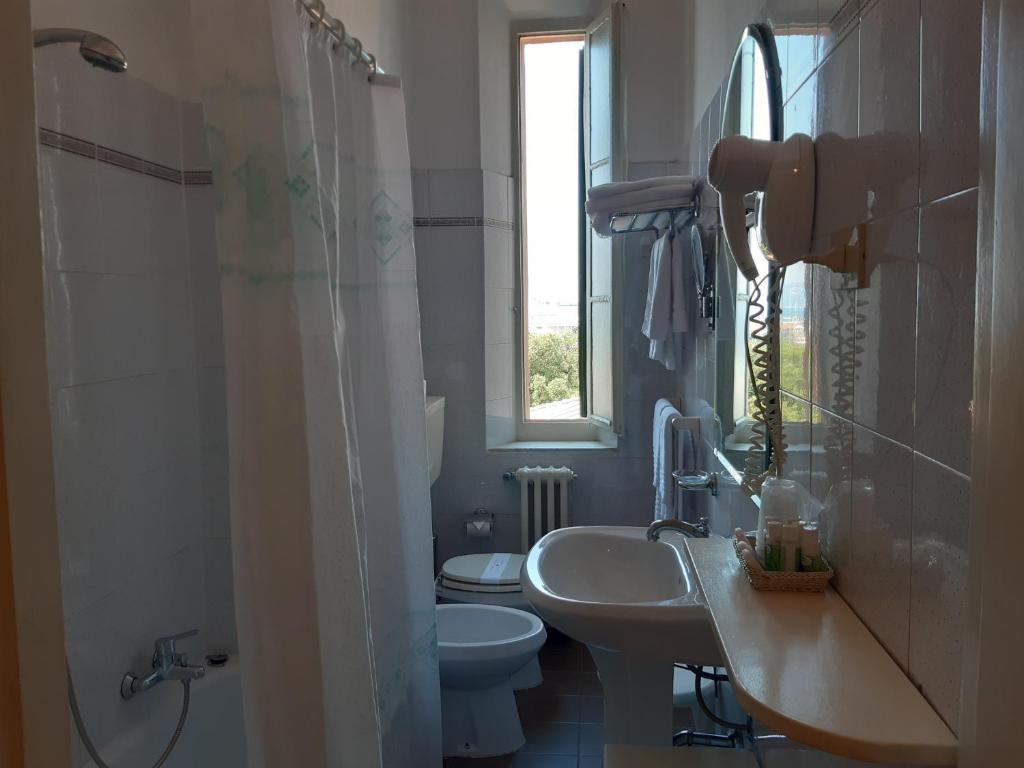 Łazienka w obiekcie Hotel Italia