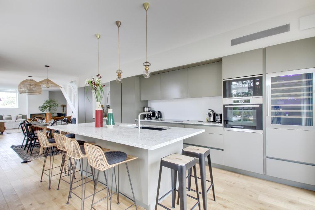 Kuchyň nebo kuchyňský kout v ubytování L'Entre Deux Mers - Belle maison 8 personnes