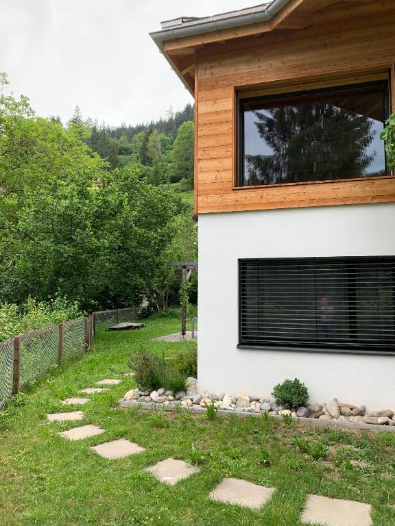 Garður fyrir utan Mira Selva