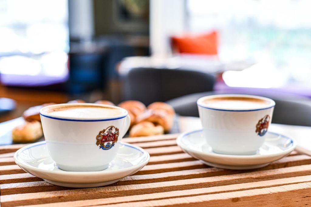 Příslušenství pro přípravu čaje a kávy v ubytování Athens Tiare by Mage Hotels