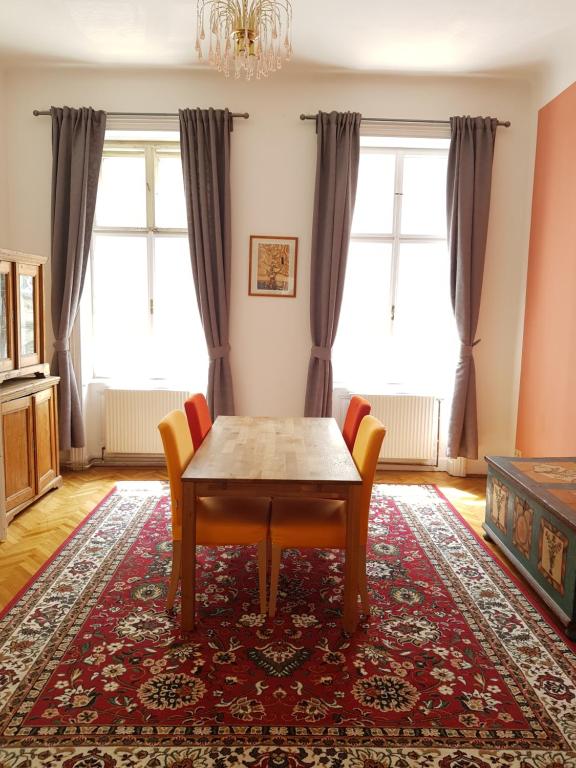 Posedenie v ubytovaní King Apartments | contactless check-in