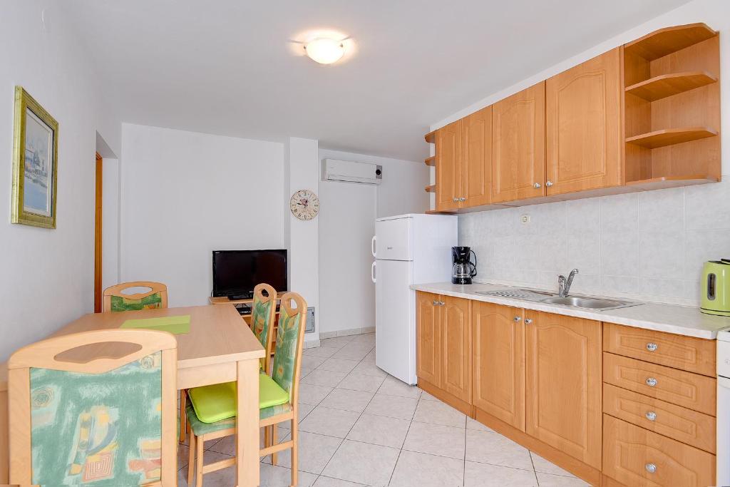 Kuchnia lub aneks kuchenny w obiekcie Holiday Home Mihael