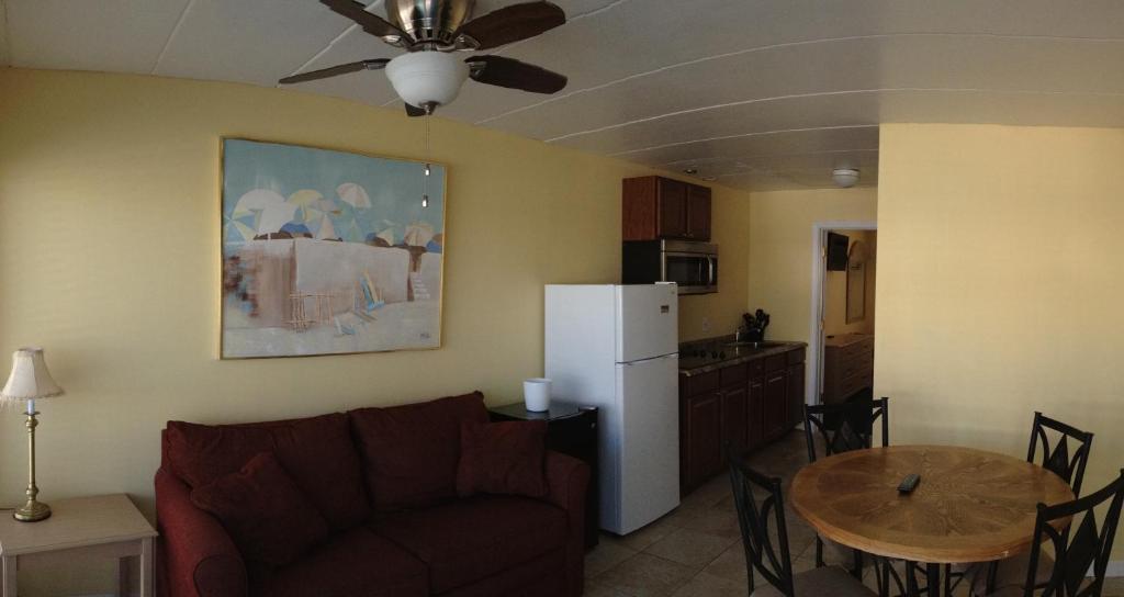 Sandy Shores Resort - 