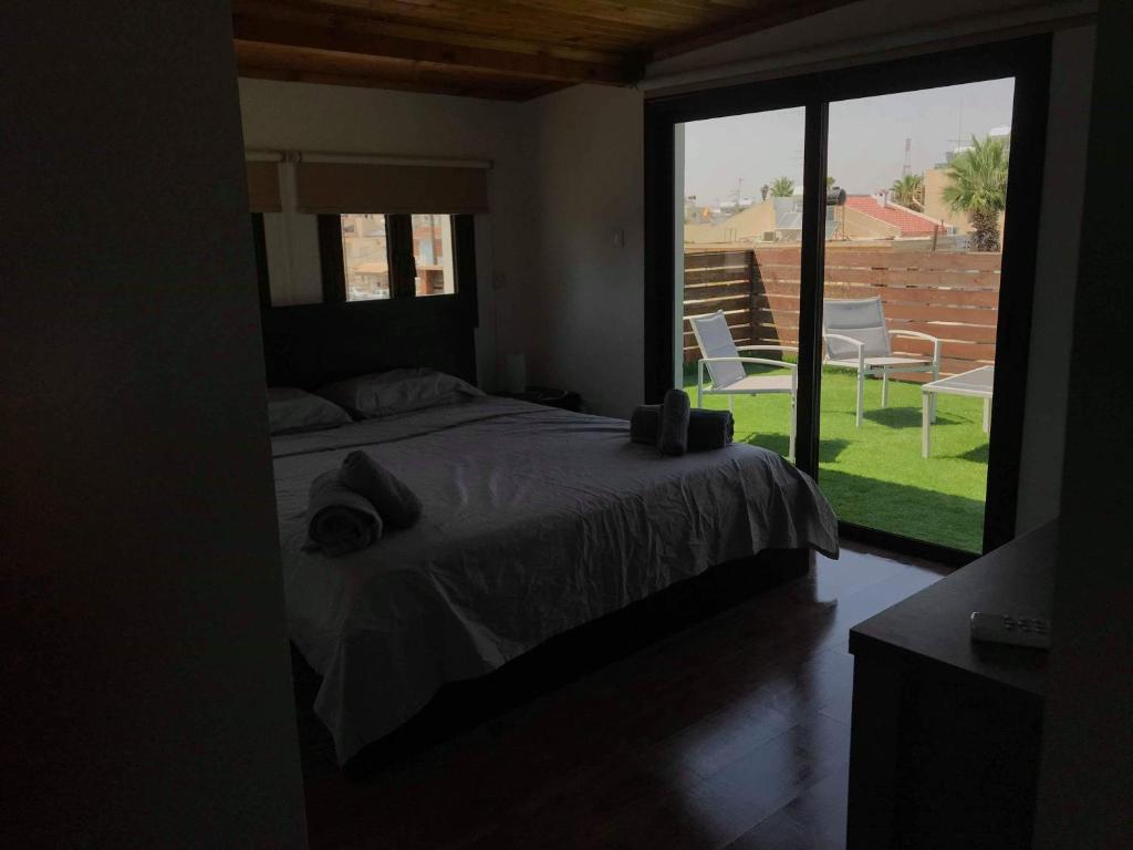 Town centre suites - King Suite With Balcony