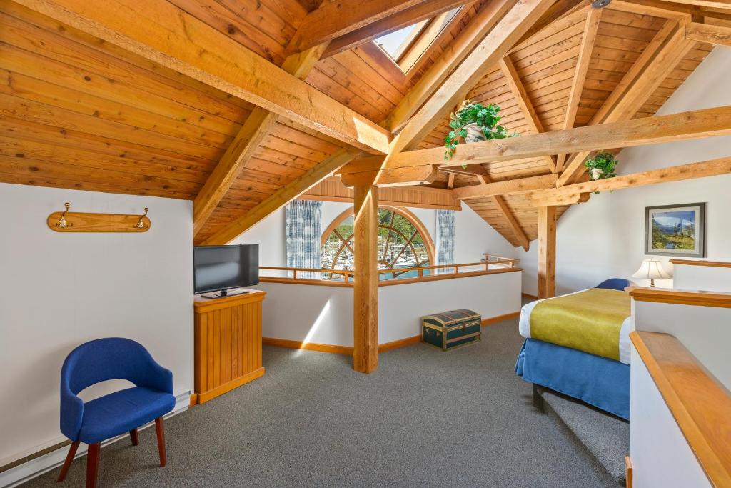 Canadian Princess Lodge & Marina - Suite Master Harbor
