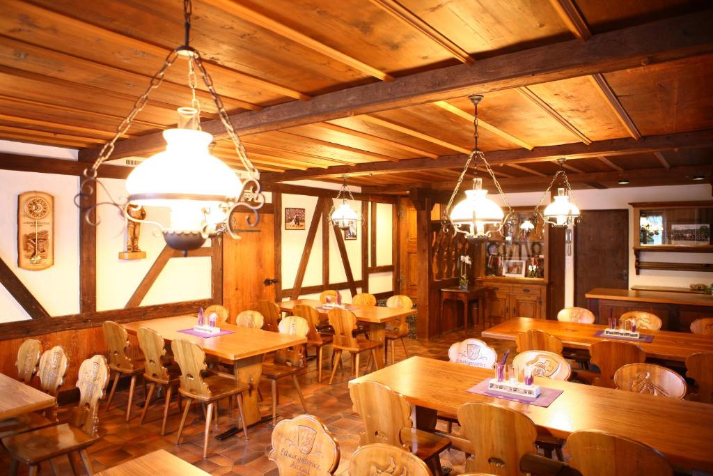 Restaurace v ubytování Landgasthof Grossteil