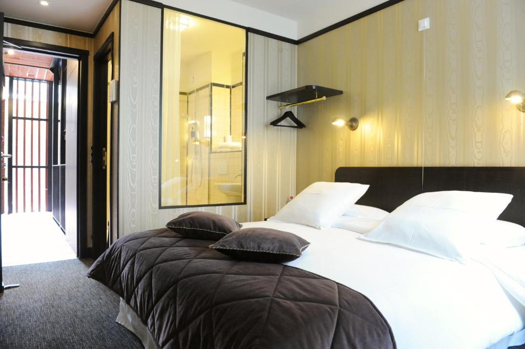 Latroupe Hotel Le Berger - Resim 42