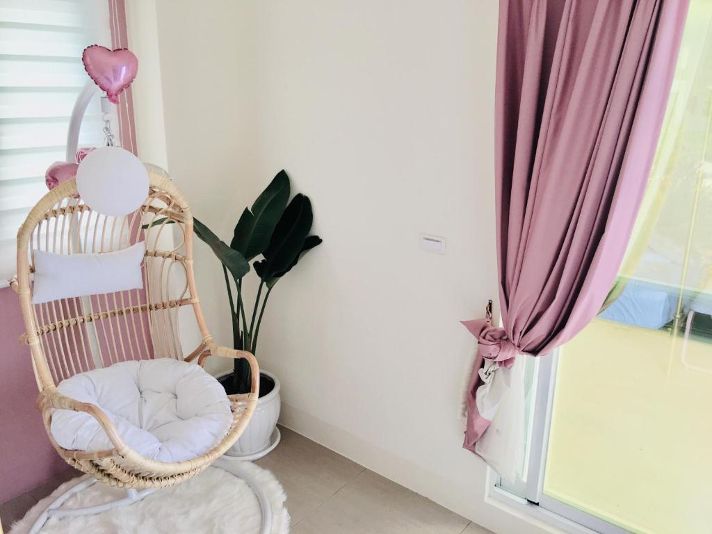 Postel nebo postele na pokoji v ubytování Burano Yellow Villa
